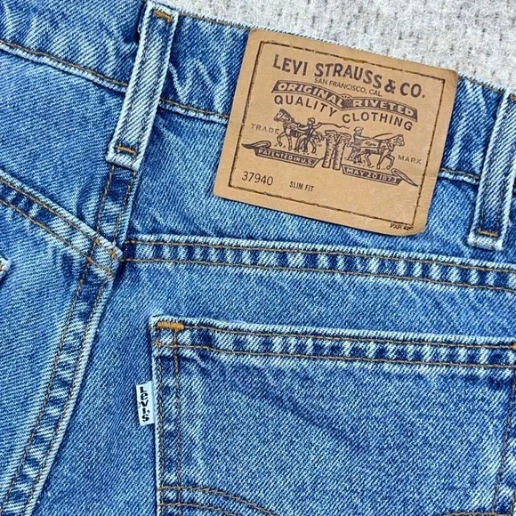 Vintage Levis Shorts Women Junior Size 9 Slim Fit 912 90s Med Wash 1997 29" W - Picture 5 of 11